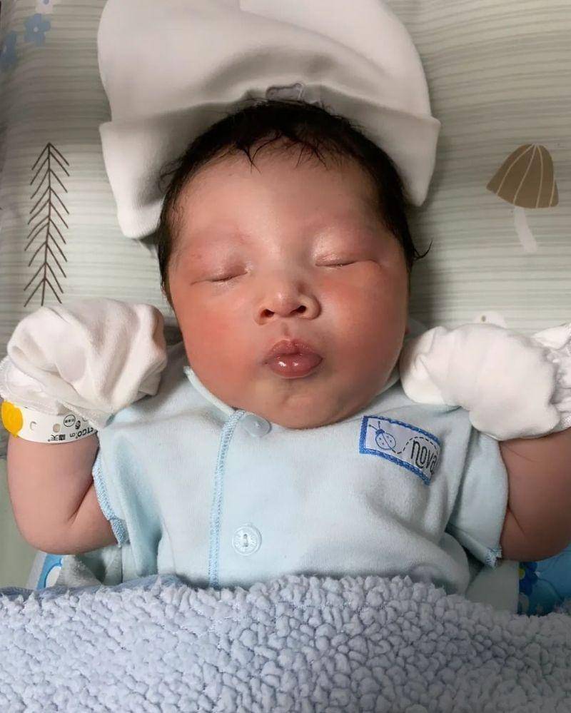 Instagram.com/qurrrotuayun